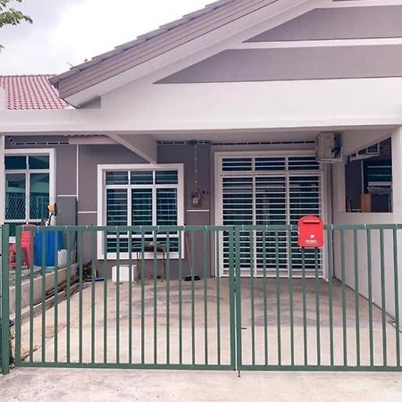 Si_Homestay4U Malacca Exterior foto